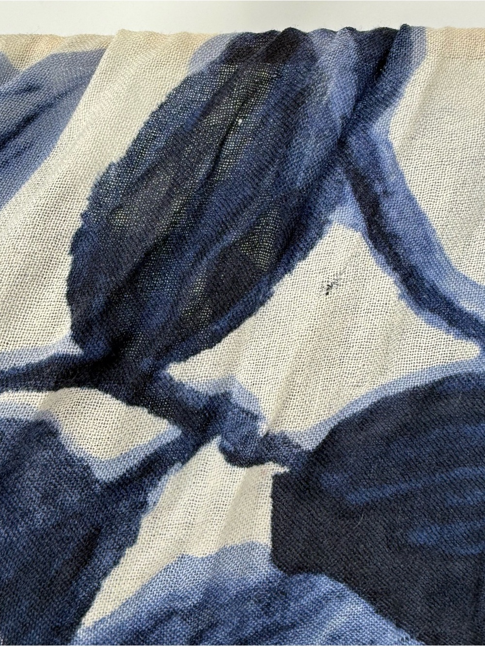 Neiman Marcus Blue Floral Lightweight Merino Wool Scarf Wrap One Size Accessory - Picture 6 of 12